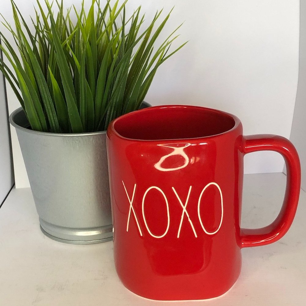 Rae Dunn "XOXO"‎ Coffee Mug Red with white writing